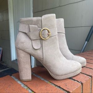NWOT Lauren Conrad Block Heal Faux Suede High Heel Booties